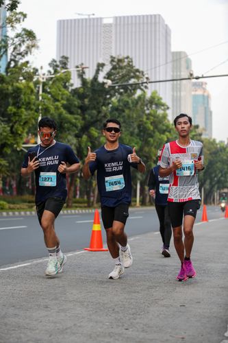 Race photo from KEMLU RUN 2025