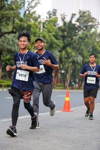 Race photo from KEMLU RUN 2025