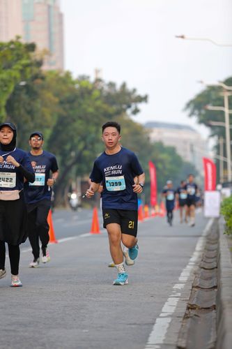 Race photo from KEMLU RUN 2025