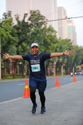 Race photo from KEMLU RUN 2025