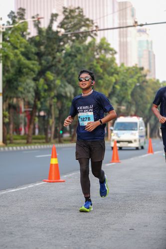 Race photo from KEMLU RUN 2025