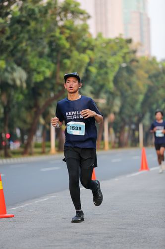 Race photo from KEMLU RUN 2025