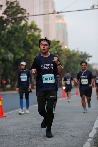 Race photo from KEMLU RUN 2025