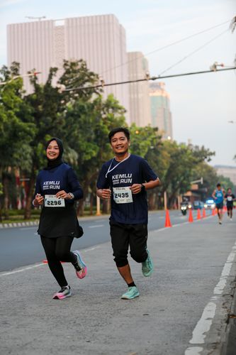 Race photo from KEMLU RUN 2025