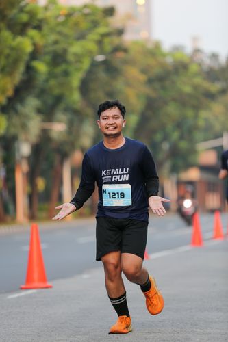 Race photo from KEMLU RUN 2025