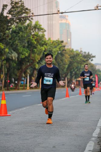 Race photo from KEMLU RUN 2025