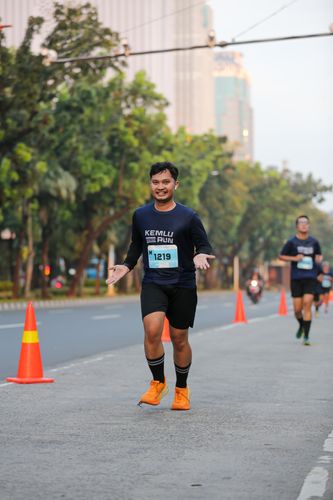 Race photo from KEMLU RUN 2025