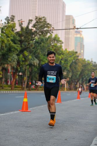 Race photo from KEMLU RUN 2025