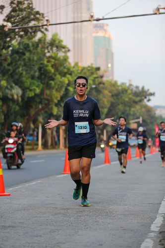 Race photo from KEMLU RUN 2025