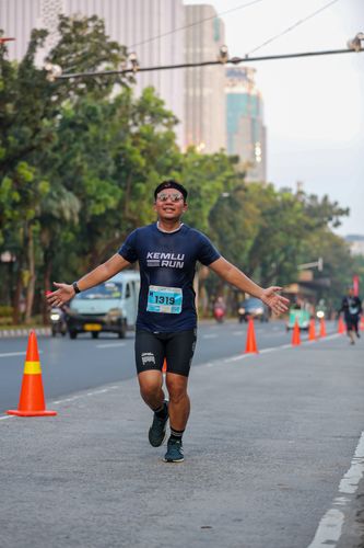 Race photo from KEMLU RUN 2025