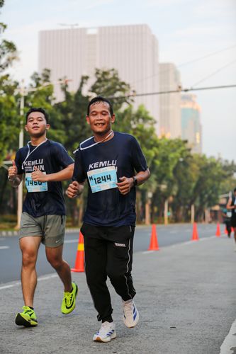 Race photo from KEMLU RUN 2025