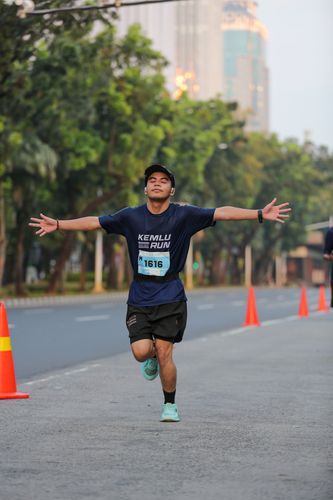 Race photo from KEMLU RUN 2025