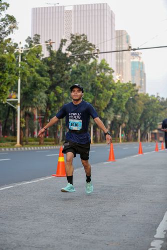 Race photo from KEMLU RUN 2025