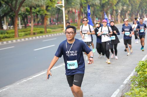 Race photo from KEMLU RUN 2025