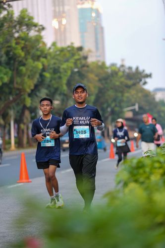 Race photo from KEMLU RUN 2025