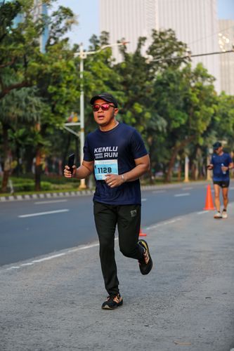 Race photo from KEMLU RUN 2025