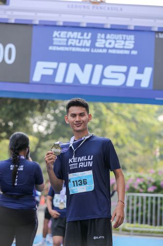 Race photo from KEMLU RUN 2025