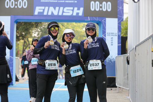 Race photo from KEMLU RUN 2025