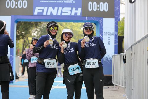 Race photo from KEMLU RUN 2025