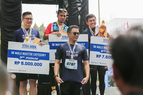 Race photo from KEMLU RUN 2025