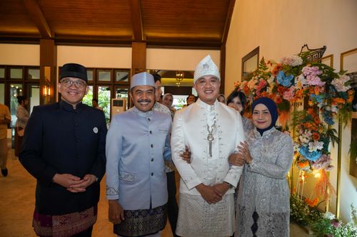 Race photo from Pernikahan Safira & Mugi
