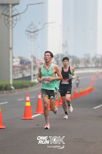 Race photo from ONE RUN 10 K