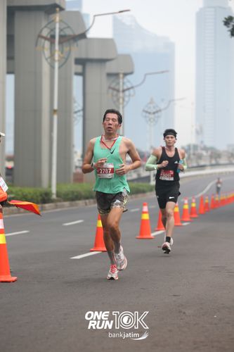 Race photo from ONE RUN 10 K