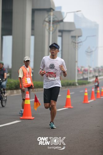 Race photo from ONE RUN 10 K