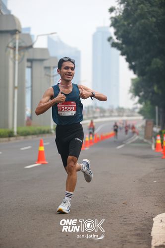 Race photo from ONE RUN 10 K