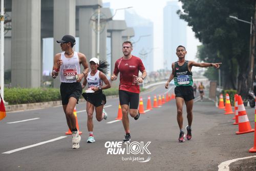 Race photo from ONE RUN 10 K