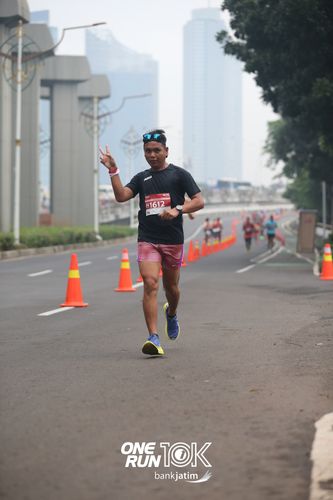 Race photo from ONE RUN 10 K