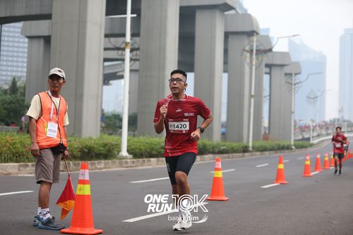 Race photo from ONE RUN 10 K