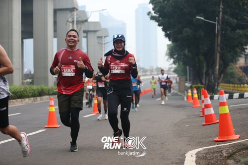 Race photo from ONE RUN 10 K