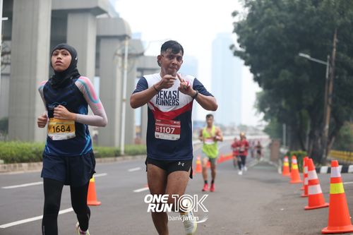 Race photo from ONE RUN 10 K