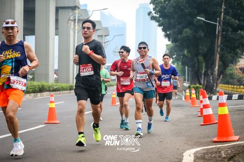 Race photo from ONE RUN 10 K