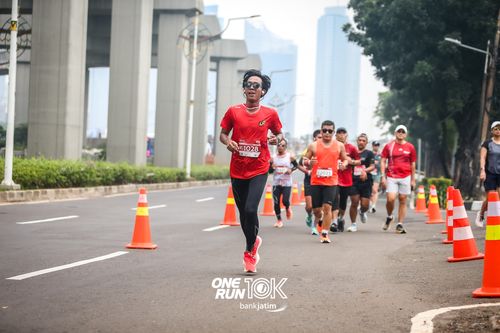 Race photo from ONE RUN 10 K
