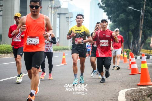 Race photo from ONE RUN 10 K