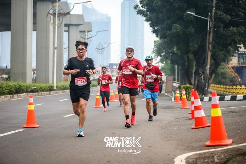 Race photo from ONE RUN 10 K