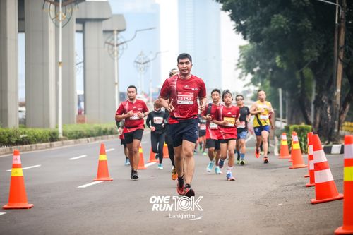 Race photo from ONE RUN 10 K