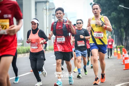 Race photo from ONE RUN 10 K