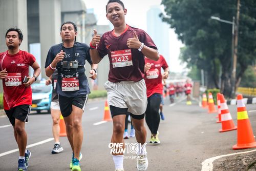 Race photo from ONE RUN 10 K