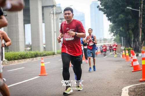 Race photo from ONE RUN 10 K