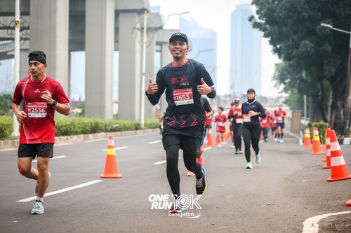 Race photo from ONE RUN 10 K