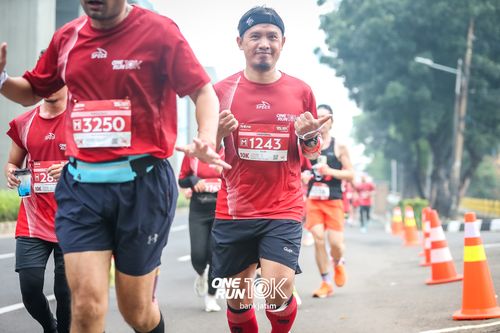Race photo from ONE RUN 10 K