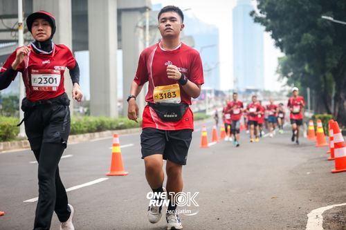 Race photo from ONE RUN 10 K