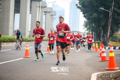 Race photo from ONE RUN 10 K