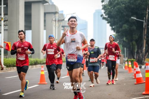 Race photo from ONE RUN 10 K