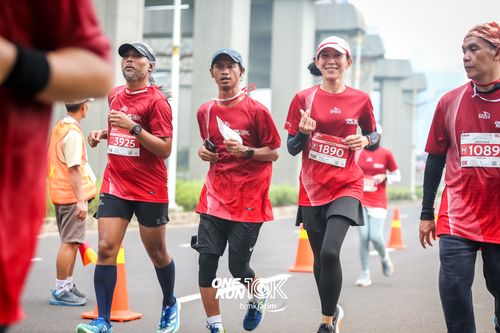 Race photo from ONE RUN 10 K