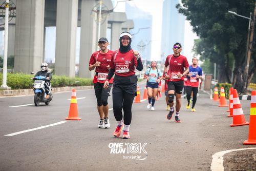 Race photo from ONE RUN 10 K