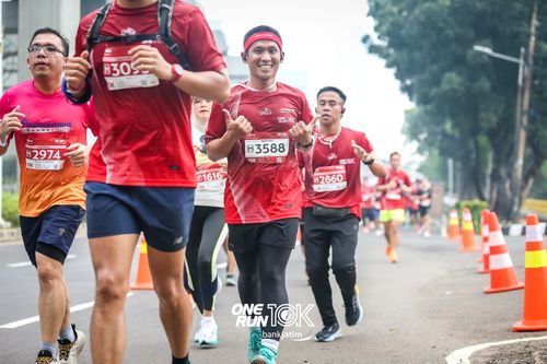 Race photo from ONE RUN 10 K